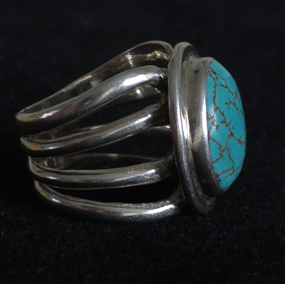 Vintage Turquoise and Graduated Sponge Coral 925 Beaded Necklace & Ring - Picture 9 of 15